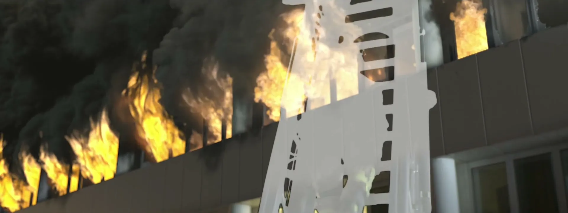 Flammen und schwarzer Rauch an der Fassade, davor Leiter und Feuerwehrmann als weiße Fläche: die Maske, die das Feuer hinter die Leiter legt